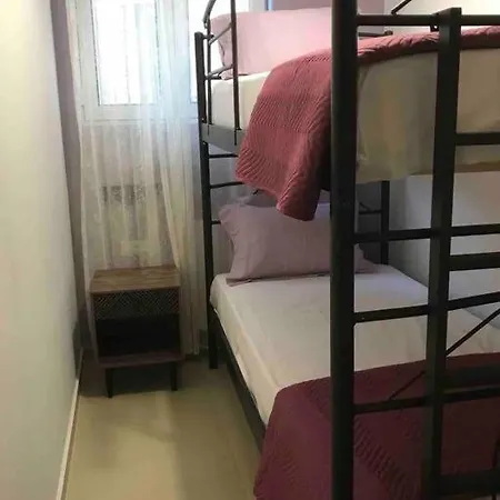 Anastasia's Nyaraló