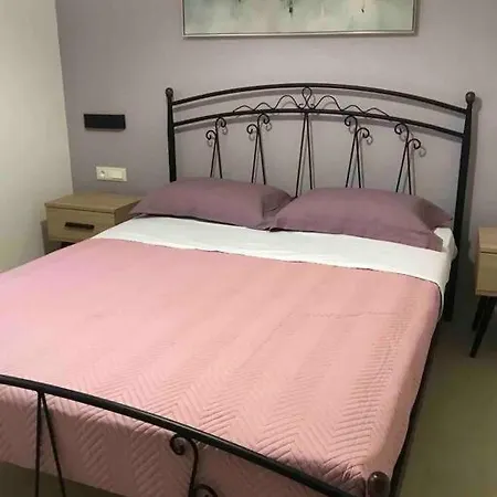 Anastasia's Nyaraló Hriszí Aktí Haniá